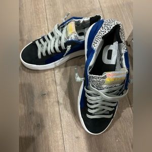 ⭐️PRICE ⬇️ P448 • Blue Cow Hair w/ Black Leather Sneakers • Size 37